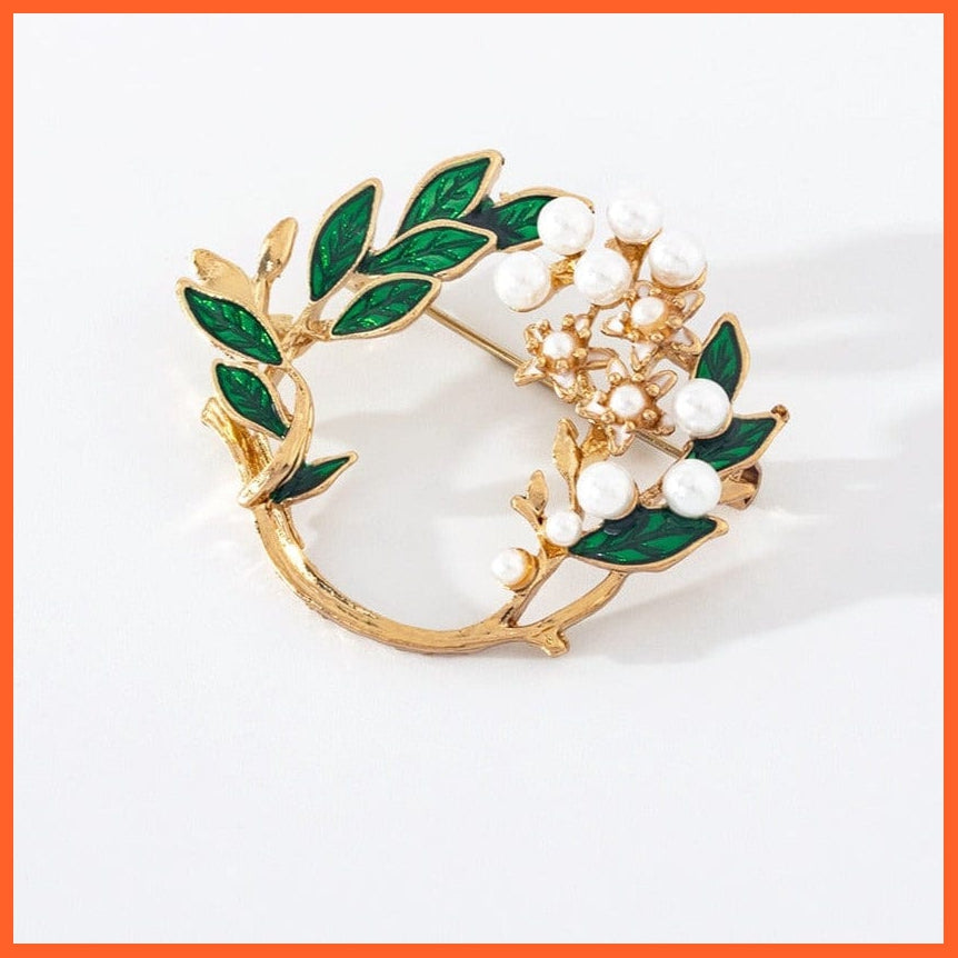 whatagift.uk Vintage Flower Collar Brooches  | Lapel Pins White Pearl beads Green Leaves Brooches